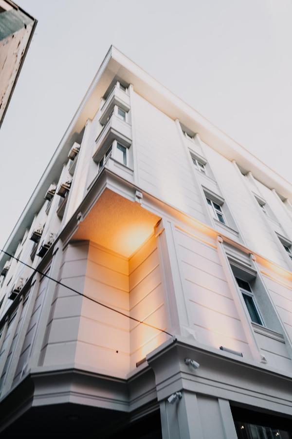 Business Life & Bakirkoey Hotel