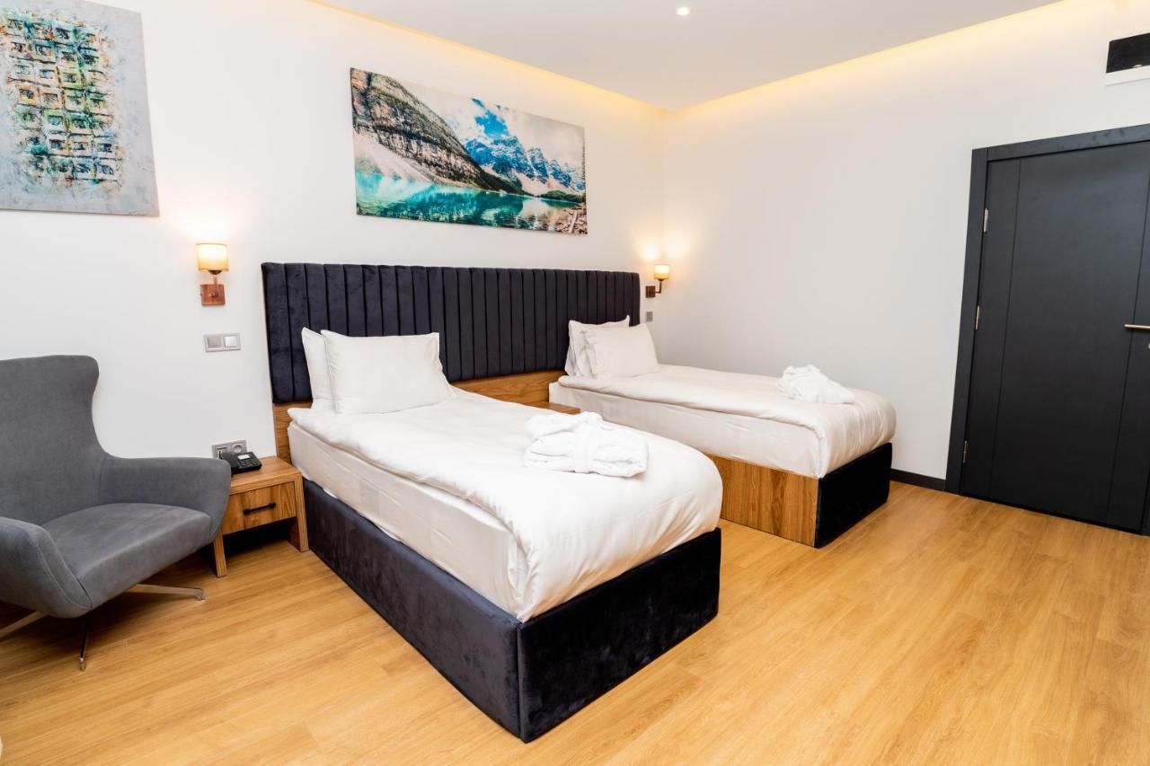 Business Life & Bakirkoey Hotel 3*